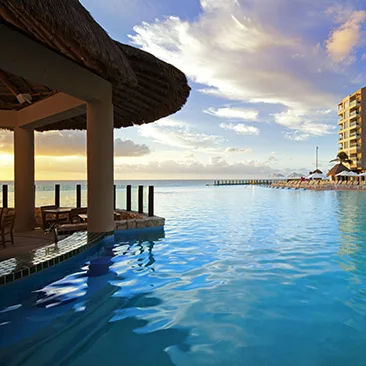 The Westin Lagunamar Ocean Resort Pool Bar